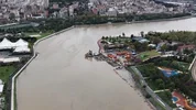 İstanbul'da sel suları Haliç'i kahverengiye çevirdi, değişim havadan görüntülendi