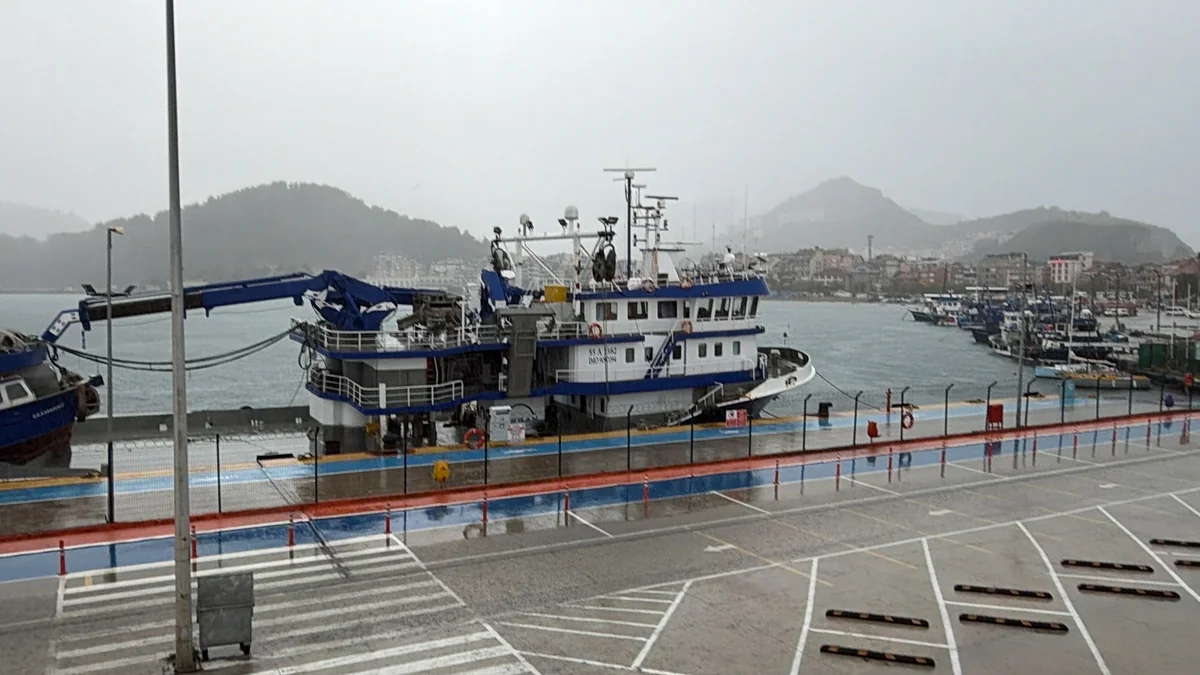 Meteoroloji'nin sarı kodlu uyarısı sonrası Bartın Amasra'da tekneler denize açılamadı