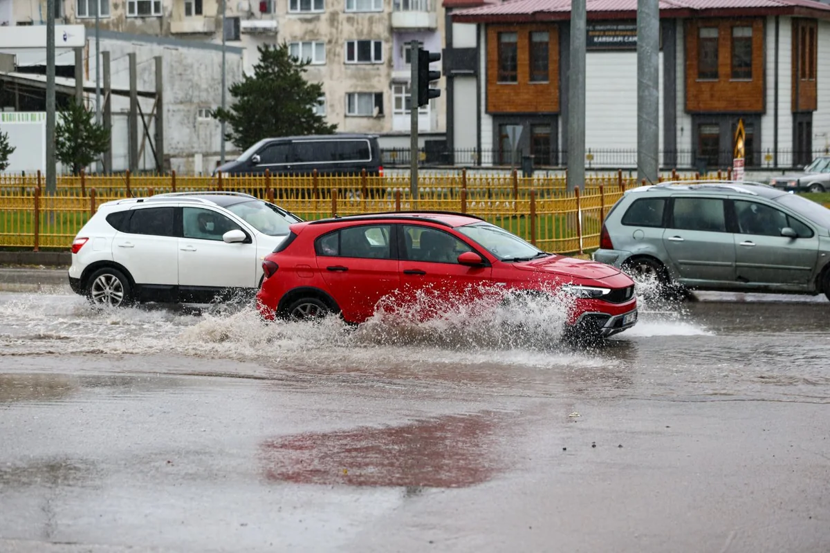 Selde zarar gören araçlar için kritik uyarı: Kasko neyi karşılıyor, kaskosu olmayanlar ne yapabilir?
