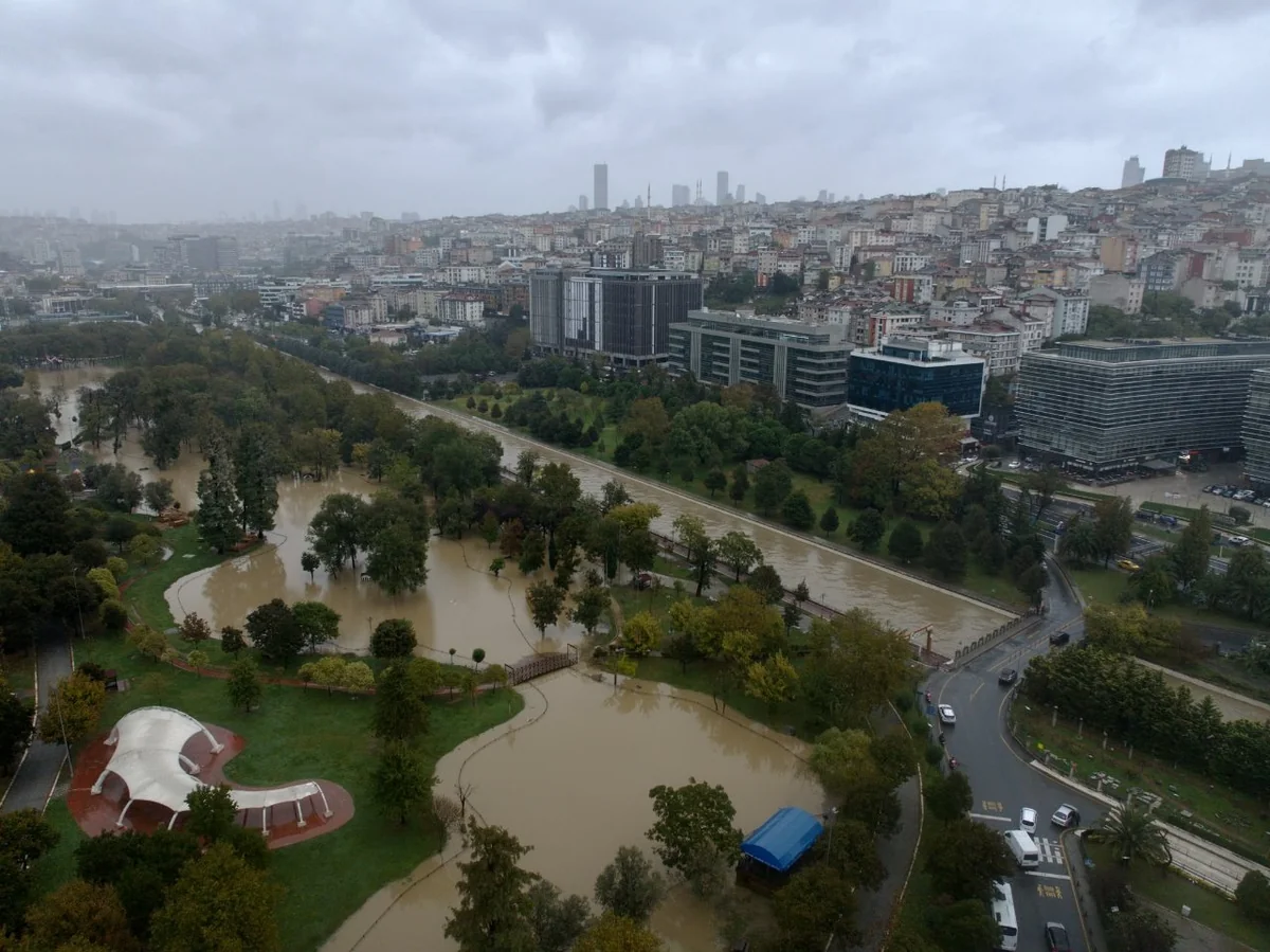 İstanbula turuncu kodlu uyarı! Meteoroloji saat verdi: 8 ilçeye dikkat