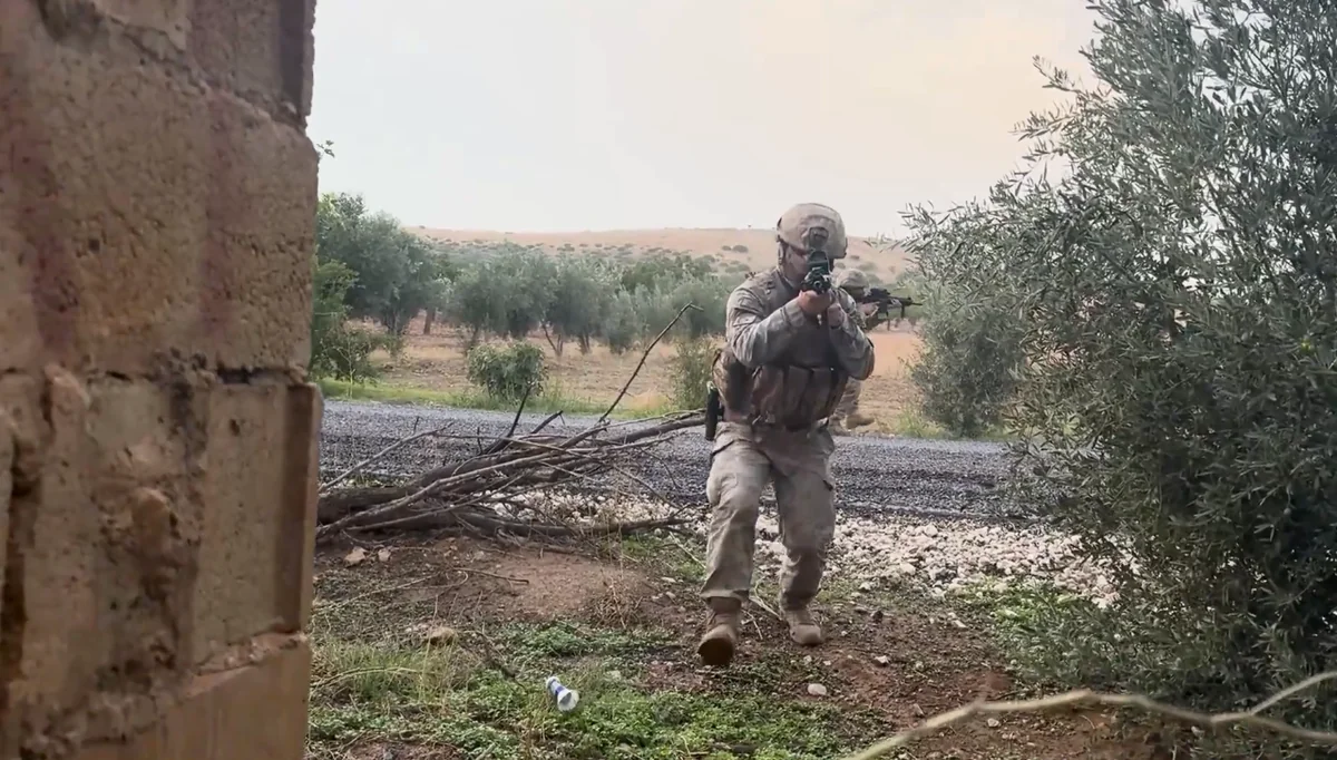 Şanlıurfada uyuşturucu tacirlerine darbe! Yakalanan 29 şüphelinin tamamı tutuklandı