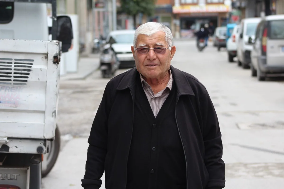200 bin liralık altınını kaptırıyordu! Dolandırıcılarının tuzağını sarraf bozdu: O anlar kamerada