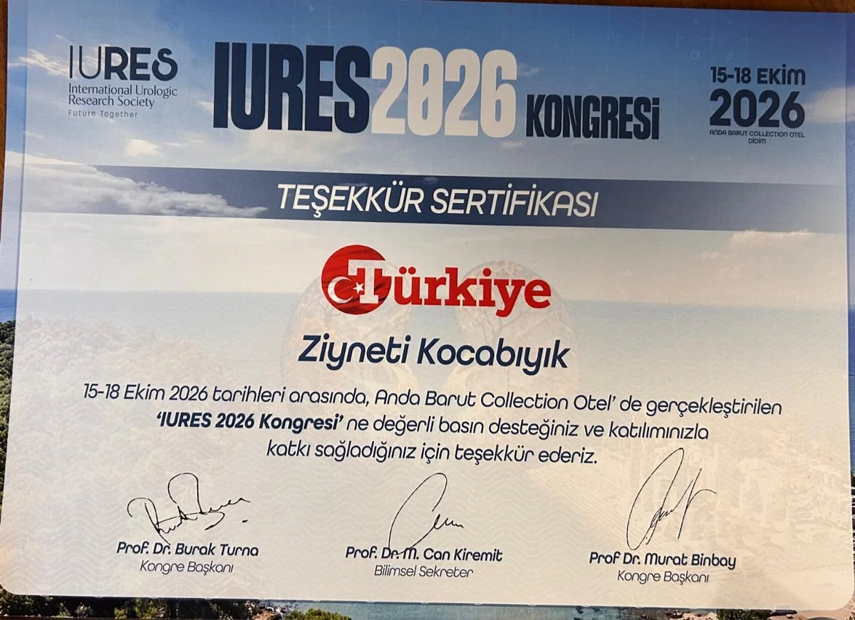 IURES Kongresi’ne katılımımızdan dolayı Kongre Başkanı Prof. Dr. Burak Turna, IURES Başkanı Prof. Dr. Fatih Atuğ ve Kongre Başkanı Prof. Dr. Murat Binbay sertifika verdi.