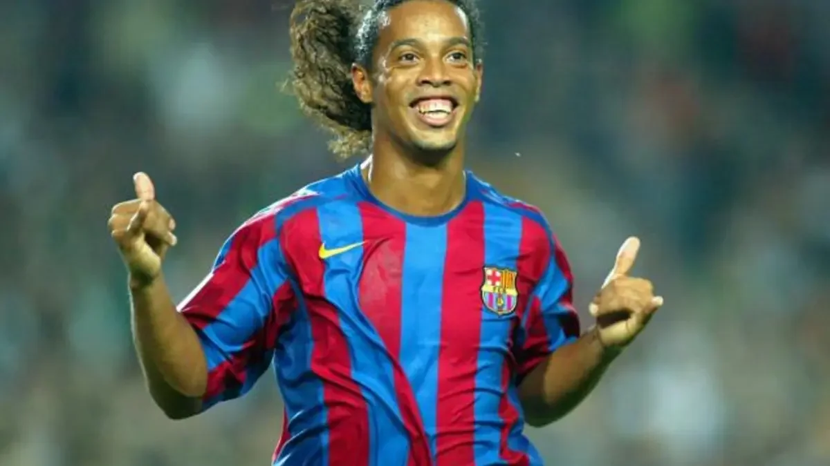 Ronaldinho 46 yaşında sahalara geri dönüyor! İşte hedefi...